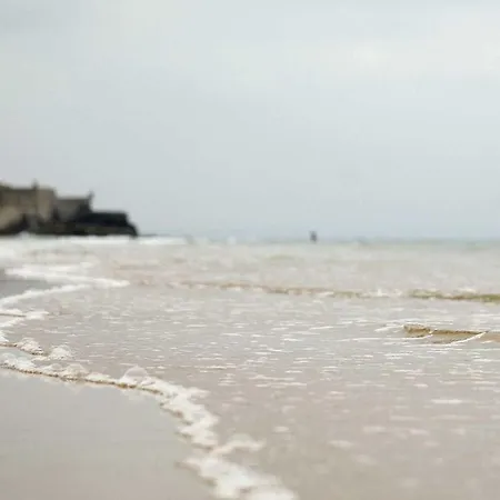 Sea Escape - Live Over The Sea דירה